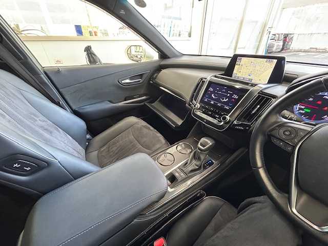 トヨタ クラウン ハイブリッド RS アドバンス 宮城県 2018(平30)年 6万km ホワイトパールクリスタルシャイン ワンオーナー/純正ナビ/・フルセグTV/Miracast/SD/BT/USB/バックカメラ/ハーフレザーシート/前席パワーシート/前席シートヒーター/ステアリングヒーター/トヨタセーフティーセンス/ブラインドスポットモニター/HUD/LEDヘッドライト/純正18インチアルミ＆ノーマルタイヤ/純正18インチアルミ＆スタッドレス積込/電動リアサンシェード/ビルトインETC/プッシュスタート/スマートキー/保証書、取扱説明書