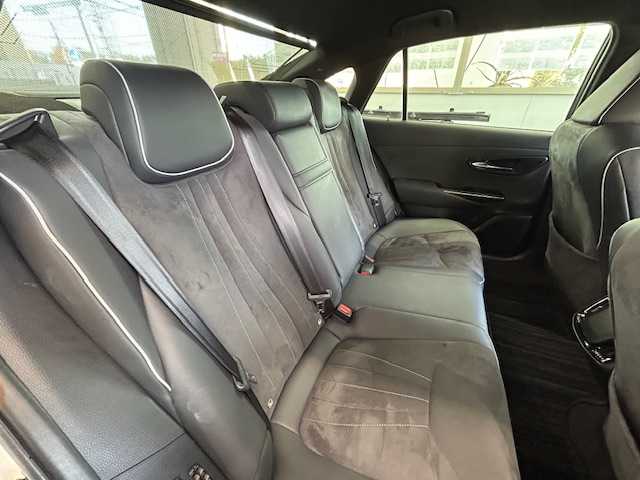 トヨタ クラウン ハイブリッド RS アドバンス 宮城県 2018(平30)年 6万km ホワイトパールクリスタルシャイン ワンオーナー/純正ナビ/・フルセグTV/Miracast/SD/BT/USB/バックカメラ/ハーフレザーシート/前席パワーシート/前席シートヒーター/ステアリングヒーター/トヨタセーフティーセンス/ブラインドスポットモニター/HUD/LEDヘッドライト/純正18インチアルミ＆ノーマルタイヤ/純正18インチアルミ＆スタッドレス積込/電動リアサンシェード/ビルトインETC/プッシュスタート/スマートキー/保証書、取扱説明書