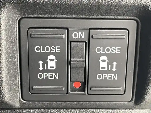 ホンダ Ｎ ＢＯＸ カスタム ターボ コーディネートS 熊本県 2024(令6)年 1.2万km パール ワンオーナー　/禁煙車　/純正9インチナビ（ＣＤ・ＤＶＤ・フルセグ・ＢＴ・ＳＤ・ＡｐｐｌＣａｒＰｌａｙ・AndroidAuto・ipod）/バックカメラ　/純正前後ドライブレコーダー　/ビルトインＥＴＣ　/ホンダセンシング/・衝突軽減ブレーキ/・急アクセル抑制機能/・誤発進制御機能/・近距離衝突軽減ブレーキ/・歩行者事故低減ステアリング/・路外逸脱抑制機能/・アダブティブクルーズコントロール/横滑り防止/アイドリングストップ/前後クリアランスソナー　/両側パワースライドドア/前席シートヒーター/純正フロアマット/純正１５インチAW/オートライト/LEDヘッドライト/フォグランプ/スマートキー/プッシュスタート/スペアキー1本/保証書/取扱説明書