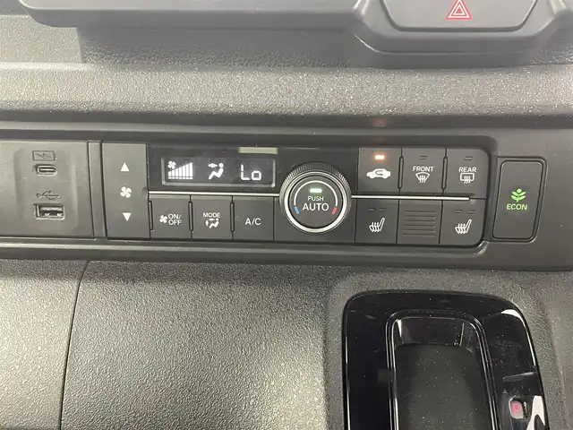 ホンダ Ｎ ＢＯＸ カスタム ターボ コーディネートS 熊本県 2024(令6)年 1.2万km パール ワンオーナー　/禁煙車　/純正9インチナビ（ＣＤ・ＤＶＤ・フルセグ・ＢＴ・ＳＤ・ＡｐｐｌＣａｒＰｌａｙ・AndroidAuto・ipod）/バックカメラ　/純正前後ドライブレコーダー　/ビルトインＥＴＣ　/ホンダセンシング/・衝突軽減ブレーキ/・急アクセル抑制機能/・誤発進制御機能/・近距離衝突軽減ブレーキ/・歩行者事故低減ステアリング/・路外逸脱抑制機能/・アダブティブクルーズコントロール/横滑り防止/アイドリングストップ/前後クリアランスソナー　/両側パワースライドドア/前席シートヒーター/純正フロアマット/純正１５インチAW/オートライト/LEDヘッドライト/フォグランプ/スマートキー/プッシュスタート/スペアキー1本/保証書/取扱説明書