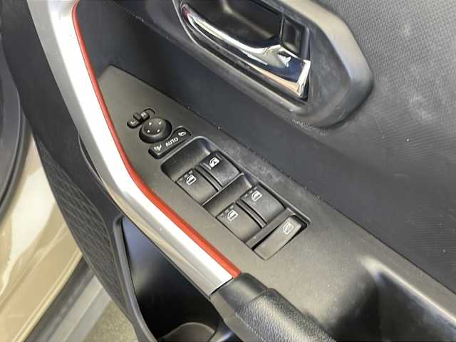 トヨタ ライズ G 宮崎県 2020(令2)年 4.4万km ナチュラルベージュマイカM 純正ディスプレイオーディオ(フルセグTV/BT)/全方位モニター/コーナーセンサー/BSM/ETC/USBポート/純正LEDヘッドライト/純正フロアマット/純正16インチアルミホイル/プッシュスタート/スマートキー