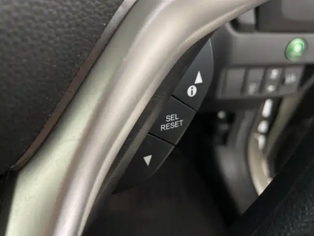 ホンダ フィット ハイブリット Fパッケージ 鹿児島県 2016(平28)年 14.8万km プレミアムホワイトパールⅡ 純正メモリナビ/(BT/CD/DVD/AM/FM/フルセグTV)/バックカメラ/ステアリングスイッチ/ETC/電動格納ミラー/純正フロアマット/純正ドアバイザー/パワーウィンドウ/パワーステアリング/保証書/取扱説明書