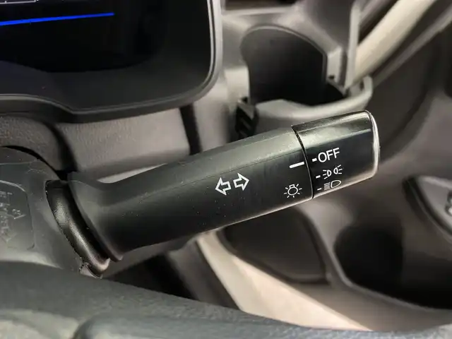 ホンダ フィット ハイブリット Fパッケージ 鹿児島県 2016(平28)年 14.8万km プレミアムホワイトパールⅡ 純正メモリナビ/(BT/CD/DVD/AM/FM/フルセグTV)/バックカメラ/ステアリングスイッチ/ETC/電動格納ミラー/純正フロアマット/純正ドアバイザー/パワーウィンドウ/パワーステアリング/保証書/取扱説明書