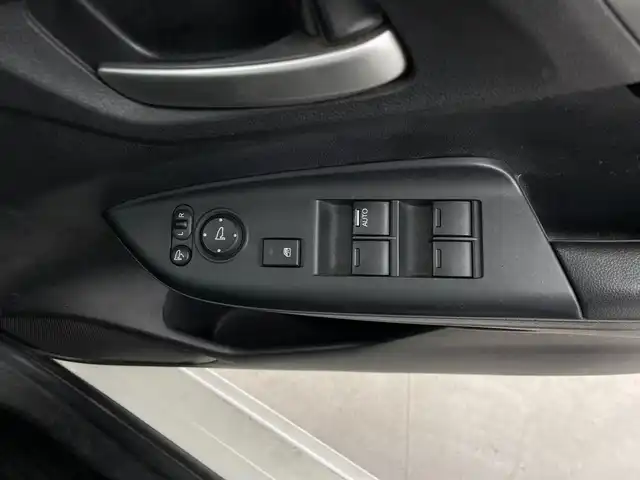 ホンダ フィット ハイブリット Fパッケージ 鹿児島県 2016(平28)年 14.8万km プレミアムホワイトパールⅡ 純正メモリナビ/(BT/CD/DVD/AM/FM/フルセグTV)/バックカメラ/ステアリングスイッチ/ETC/電動格納ミラー/純正フロアマット/純正ドアバイザー/パワーウィンドウ/パワーステアリング/保証書/取扱説明書