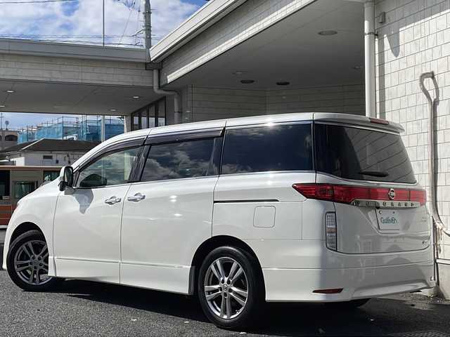 日産 エルグランド 250ハイウェイスター 神奈川県 2012(平24)年 7.9万km ブリリアントホワイトパール 純正SDナビ/【CD/DVD/SD/BT/USB/VTR/フルセグTV】/純正フリップダウンモニター/バックカメラ/両側パワースライドドア/ハーフレザーシート/オートライト/ETＣ/純正フロアマット/純正ドアバイザー/純正アルミホイール/盗難防止装置/横滑り防止装置/プッシュスタート/スマートキー/スペアキー×１/取扱説明書/保証書