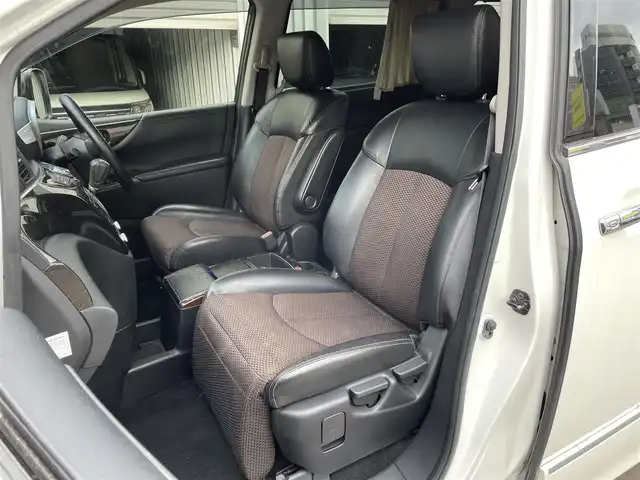 日産 エルグランド 250ハイウェイスター 道央・札幌 2013(平25)年 10.9万km ブリリアントホワイトパール (株)IDOMが運営する【じしゃロン札幌豊平店】の自社ローン専用車両になりますこちらは現金またはオートローンご利用時の価格です。自社ローンご希望の方は別途その旨お申付け下さい/プッシュスタート/ハーフレザーシート/純正ナビ・TV/全周囲モニター/パワースライドドア/社外フリップダウンモニター/ETC