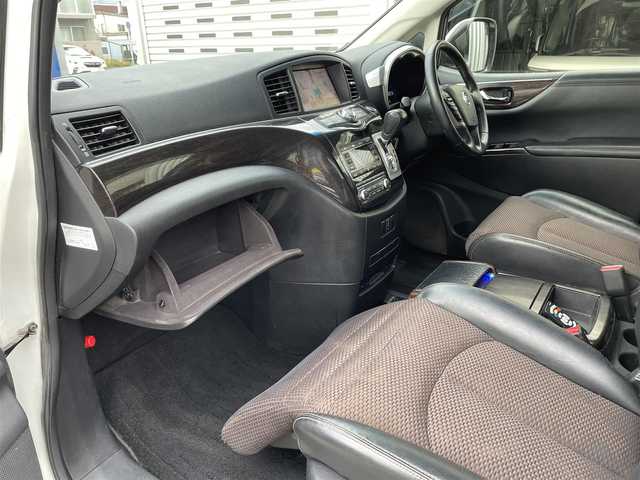 日産 エルグランド 250ハイウェイスター 道央・札幌 2013(平25)年 10.9万km ブリリアントホワイトパール (株)IDOMが運営する【じしゃロン札幌豊平店】の自社ローン専用車両になりますこちらは現金またはオートローンご利用時の価格です。自社ローンご希望の方は別途その旨お申付け下さい/プッシュスタート/ハーフレザーシート/純正ナビ・TV/アラウンドビューモニター/パワースライドドア/社外フリップダウンモニター/ETC