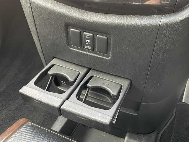 日産 エルグランド 250ハイウェイスター 道央・札幌 2013(平25)年 10.9万km ブリリアントホワイトパール (株)IDOMが運営する【じしゃロン札幌豊平店】の自社ローン専用車両になりますこちらは現金またはオートローンご利用時の価格です。自社ローンご希望の方は別途その旨お申付け下さい/プッシュスタート/ハーフレザーシート/純正ナビ・TV/アラウンドビューモニター/パワースライドドア/社外フリップダウンモニター/ETC