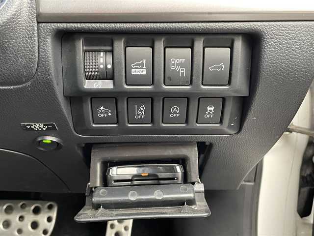 日産 エルグランド 250ハイウェイスター 道央・札幌 2013(平25)年 10.9万km ブリリアントホワイトパール (株)IDOMが運営する【じしゃロン札幌豊平店】の自社ローン専用車両になりますこちらは現金またはオートローンご利用時の価格です。自社ローンご希望の方は別途その旨お申付け下さい/プッシュスタート/ハーフレザーシート/純正ナビ・TV/アラウンドビューモニター/パワースライドドア/社外フリップダウンモニター/ETC