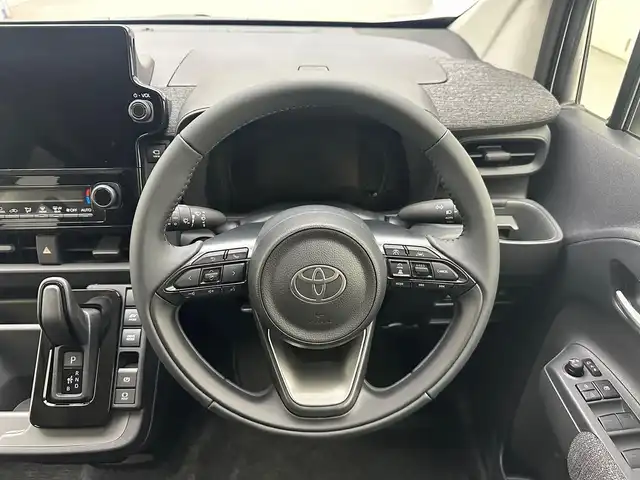 トヨタ シエンタ ハイブリッド Z 兵庫県 2025(令7)年 0.1千km プラチナホワイトパールマイカ 登録済未使用車/１０．５インチ純正メモリナビ/（FM/AM、BT、フルセグ）/全方位カメラ/バックカメラ/両側パワースライドドア/追従式クルーズコントロール/電動格納ミラー/ウィンカーミラー/電動パーキング/オートブレーキホールド/ＢＳＭ/ＥＴＣ２．０/革巻きステアリング/プッシュスタート/スマートキー×２/LEDヘッドライト/オートライト/オートハイビーム