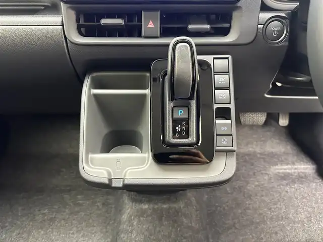 トヨタ シエンタ ハイブリッド Z 兵庫県 2025(令7)年 0.1千km プラチナホワイトパールマイカ 登録済未使用車/１０．５インチ純正メモリナビ/（FM/AM、BT、フルセグ）/全方位カメラ/バックカメラ/両側パワースライドドア/追従式クルーズコントロール/電動格納ミラー/ウィンカーミラー/電動パーキング/オートブレーキホールド/ＢＳＭ/ＥＴＣ２．０/革巻きステアリング/プッシュスタート/スマートキー×２/LEDヘッドライト/オートライト/オートハイビーム