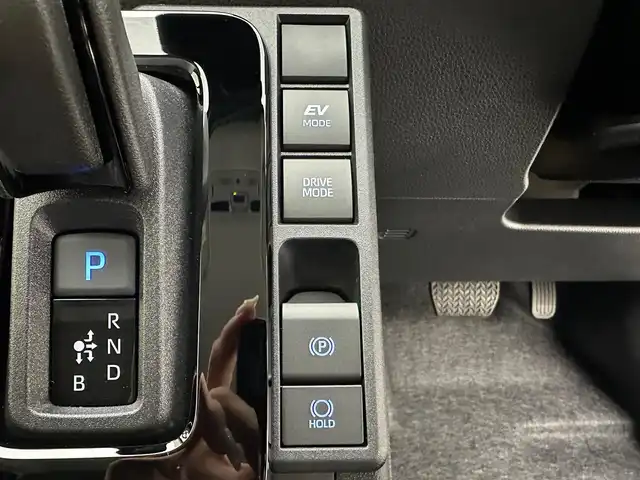 トヨタ シエンタ ハイブリッド Z 兵庫県 2025(令7)年 0.1千km プラチナホワイトパールマイカ 登録済未使用車/１０．５インチ純正メモリナビ/（FM/AM、BT、フルセグ）/全方位カメラ/バックカメラ/両側パワースライドドア/追従式クルーズコントロール/電動格納ミラー/ウィンカーミラー/電動パーキング/オートブレーキホールド/ＢＳＭ/ＥＴＣ２．０/革巻きステアリング/プッシュスタート/スマートキー×２/LEDヘッドライト/オートライト/オートハイビーム