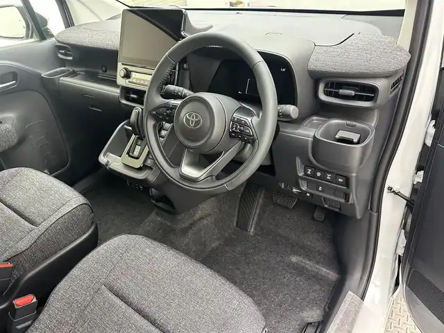 トヨタ シエンタ ハイブリッド Z 兵庫県 2025(令7)年 0.1千km プラチナホワイトパールマイカ 登録済未使用車/１０．５インチ純正メモリナビ/（FM/AM、BT、フルセグ）/全方位カメラ/バックカメラ/両側パワースライドドア/追従式クルーズコントロール/電動格納ミラー/ウィンカーミラー/電動パーキング/オートブレーキホールド/ＢＳＭ/ＥＴＣ２．０/革巻きステアリング/プッシュスタート/スマートキー×２/LEDヘッドライト/オートライト/オートハイビーム