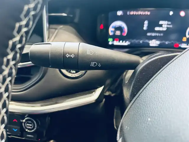 クライスラー・ジープ ジープ コマンダー リミテッド 大阪府 2024(令6)年 0.9万km 黒 ACC/純正ナビ/TV/360度カメラ/applecarplay/純正18インチAW/LEDヘッドライト/電動リアゲート/ブラインドスポット/クリアランスソナー/黒革/パワーシート/Dシートメモリ/シートヒーター/ステアリングヒーター/ルーフレール