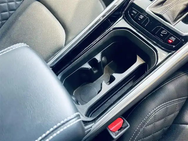 クライスラー・ジープ ジープ コマンダー リミテッド 大阪府 2024(令6)年 0.9万km 黒 ACC/純正ナビ/TV/360度カメラ/applecarplay/純正18インチAW/LEDヘッドライト/電動リアゲート/ブラインドスポット/クリアランスソナー/黒革/パワーシート/Dシートメモリ/シートヒーター/ステアリングヒーター/ルーフレール