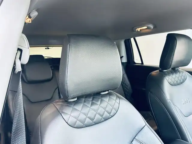 クライスラー・ジープ ジープ コマンダー リミテッド 大阪府 2024(令6)年 0.9万km 黒 ACC/純正ナビ/TV/360度カメラ/applecarplay/純正18インチAW/LEDヘッドライト/電動リアゲート/ブラインドスポット/クリアランスソナー/黒革/パワーシート/Dシートメモリ/シートヒーター/ステアリングヒーター/ルーフレール