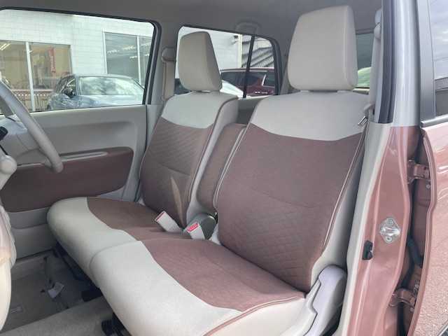 スズキ ラパン X 三重県 2023(令5)年 1万km テラコッタピンクメタリック/ソフトベージュ 2トーン メーカーオプション/・ソフトベージュルーフ/・ソフトベージュドアミラー/セーフティサポート/・デュアルカメラブレーキサポート/・誤発進抑制機能/・車線逸脱警報機能/・ふらつき警報機能/・先行車発進お知らせ機能/・後退時ブレーキサポート/・標識認識機能/・リアパーキングセンサー/・ハイビームアシスト/アイドリングストップシステム/エネチャージ/1オーナー/純正ディスプレイオーディオ/【Bluetooth/USB/スマホ連携】/バックカメラ/前後ドライブレコーダー/D/N席シートヒーター/オートライト/LEDヘッドランプ/155/65R14インチ純正AW/プッシュスタート/スマートキー/スペアキー/純正フロアマット