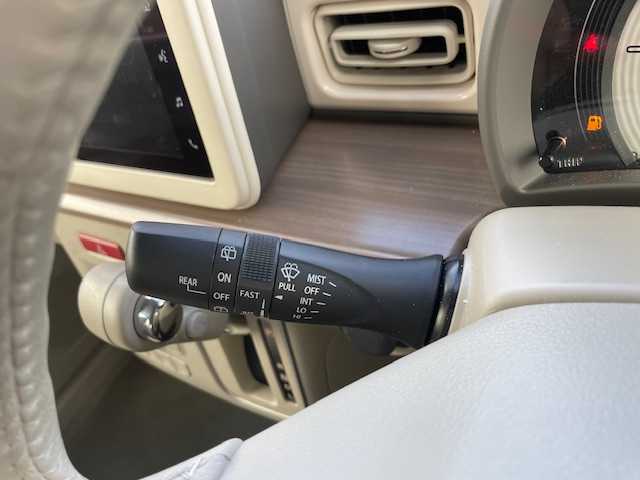 スズキ ラパン X 三重県 2023(令5)年 1万km テラコッタピンクメタリック/ソフトベージュ 2トーン メーカーオプション/・ソフトベージュルーフ/・ソフトベージュドアミラー/セーフティサポート/・デュアルカメラブレーキサポート/・誤発進抑制機能/・車線逸脱警報機能/・ふらつき警報機能/・先行車発進お知らせ機能/・後退時ブレーキサポート/・標識認識機能/・リアパーキングセンサー/・ハイビームアシスト/アイドリングストップシステム/エネチャージ/1オーナー/純正ディスプレイオーディオ/【Bluetooth/USB/スマホ連携】/バックカメラ/前後ドライブレコーダー/D/N席シートヒーター/オートライト/LEDヘッドランプ/155/65R14インチ純正AW/プッシュスタート/スマートキー/スペアキー/純正フロアマット