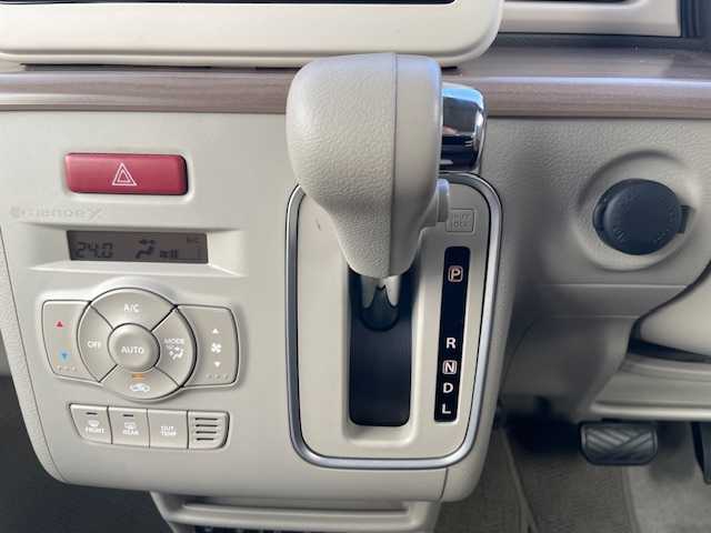 スズキ ラパン X 三重県 2023(令5)年 1万km テラコッタピンクメタリック/ソフトベージュ 2トーン メーカーオプション/・ソフトベージュルーフ/・ソフトベージュドアミラー/セーフティサポート/・デュアルカメラブレーキサポート/・誤発進抑制機能/・車線逸脱警報機能/・ふらつき警報機能/・先行車発進お知らせ機能/・後退時ブレーキサポート/・標識認識機能/・リアパーキングセンサー/・ハイビームアシスト/アイドリングストップシステム/エネチャージ/1オーナー/純正ディスプレイオーディオ/【Bluetooth/USB/スマホ連携】/バックカメラ/前後ドライブレコーダー/D/N席シートヒーター/オートライト/LEDヘッドランプ/155/65R14インチ純正AW/プッシュスタート/スマートキー/スペアキー/純正フロアマット