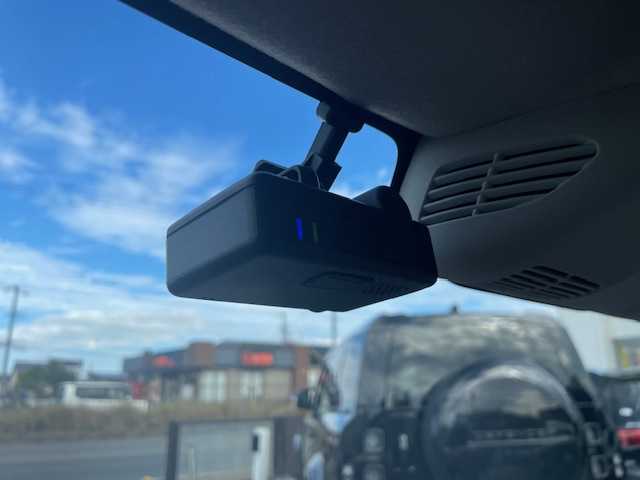 スズキ ラパン X 三重県 2023(令5)年 1万km テラコッタピンクメタリック/ソフトベージュ 2トーン メーカーオプション/・ソフトベージュルーフ/・ソフトベージュドアミラー/セーフティサポート/・デュアルカメラブレーキサポート/・誤発進抑制機能/・車線逸脱警報機能/・ふらつき警報機能/・先行車発進お知らせ機能/・後退時ブレーキサポート/・標識認識機能/・リアパーキングセンサー/・ハイビームアシスト/アイドリングストップシステム/エネチャージ/1オーナー/純正ディスプレイオーディオ/【Bluetooth/USB/スマホ連携】/バックカメラ/前後ドライブレコーダー/D/N席シートヒーター/オートライト/LEDヘッドランプ/155/65R14インチ純正AW/プッシュスタート/スマートキー/スペアキー/純正フロアマット