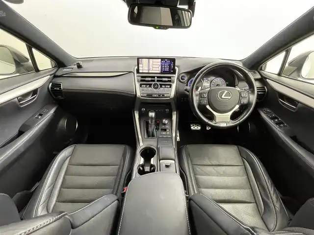 レクサス ＮＸ 300h Fスポーツ 道央・札幌 2019(令1)年 5.8万km ホワイトノーヴァガラスフレーク ・ワンオーナー/・サンルーフ/・４WD/・純正メモリーナビゲーション/　CD/DVD/フルセグ/SD/USB/AUX/Miracast/・全方位カメラ/・ビルトインETC2.0/・純正前方録画ドライブレコーダー/・１００V充電/・パワーバックドア/・PCS/・BSM/・PKSA/・PKSB/・RSA/・HUD/・横滑り防止装置/・LKA/・レザーシート/・前席シートヒーター/エアシート/・ステアリングヒーター/・電動格納リアシート/・LEDヘッドライト/・オートライト/・オートマチックハイビーム/・フロントフォグランプ/・前後コーナーセンサー/・レーダークルーズコントロール/・純正フロアマット/・純正AW18インチ/・スマートキー/・プッシュスタート/・MTモード付AT