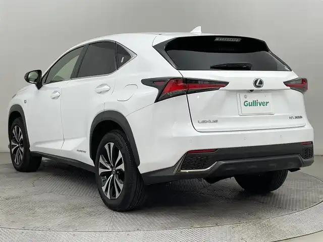 レクサス ＮＸ 300h Fスポーツ 道央・札幌 2019(令1)年 5.8万km ホワイトノーヴァガラスフレーク ・ワンオーナー/・サンルーフ/・４WD/・純正メモリーナビゲーション/　CD/DVD/フルセグ/SD/USB/AUX/Miracast/・全方位カメラ/・ビルトインETC2.0/・純正前方録画ドライブレコーダー/・１００V充電/・パワーバックドア/・PCS/・BSM/・PKSA/・PKSB/・RSA/・HUD/・横滑り防止装置/・LKA/・レザーシート/・前席シートヒーター/エアシート/・ステアリングヒーター/・電動格納リアシート/・LEDヘッドライト/・オートライト/・オートマチックハイビーム/・フロントフォグランプ/・前後コーナーセンサー/・レーダークルーズコントロール/・純正フロアマット/・純正AW18インチ/・スマートキー/・プッシュスタート/・MTモード付AT