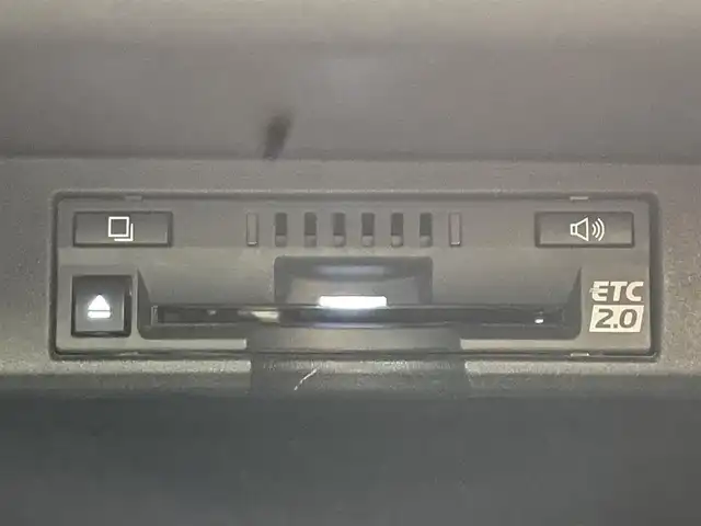 レクサス ＮＸ 300h Fスポーツ 道央・札幌 2019(令1)年 5.8万km ホワイトノーヴァガラスフレーク ・ワンオーナー/・サンルーフ/・４WD/・純正メモリーナビゲーション/　CD/DVD/フルセグ/SD/USB/AUX/Miracast/・全方位カメラ/・ビルトインETC2.0/・純正前方録画ドライブレコーダー/・１００V充電/・パワーバックドア/・PCS/・BSM/・PKSA/・PKSB/・RSA/・HUD/・横滑り防止装置/・LKA/・レザーシート/・前席シートヒーター/エアシート/・ステアリングヒーター/・電動格納リアシート/・LEDヘッドライト/・オートライト/・オートマチックハイビーム/・フロントフォグランプ/・前後コーナーセンサー/・レーダークルーズコントロール/・純正フロアマット/・純正AW18インチ/・スマートキー/・プッシュスタート/・MTモード付AT