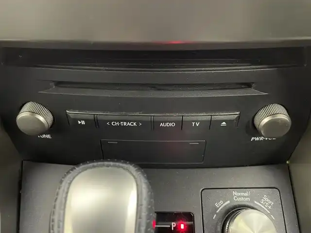 レクサス ＮＸ 300h Fスポーツ 道央・札幌 2019(令1)年 5.8万km ホワイトノーヴァガラスフレーク ・ワンオーナー/・サンルーフ/・４WD/・純正メモリーナビゲーション/　CD/DVD/フルセグ/SD/USB/AUX/Miracast/・全方位カメラ/・ビルトインETC2.0/・純正前方録画ドライブレコーダー/・１００V充電/・パワーバックドア/・PCS/・BSM/・PKSA/・PKSB/・RSA/・HUD/・横滑り防止装置/・LKA/・レザーシート/・前席シートヒーター/エアシート/・ステアリングヒーター/・電動格納リアシート/・LEDヘッドライト/・オートライト/・オートマチックハイビーム/・フロントフォグランプ/・前後コーナーセンサー/・レーダークルーズコントロール/・純正フロアマット/・純正AW18インチ/・スマートキー/・プッシュスタート/・MTモード付AT