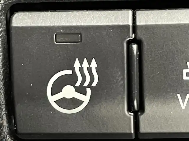 レクサス ＮＸ 300h Fスポーツ 道央・札幌 2019(令1)年 5.8万km ホワイトノーヴァガラスフレーク ・ワンオーナー/・サンルーフ/・４WD/・純正メモリーナビゲーション/　CD/DVD/フルセグ/SD/USB/AUX/Miracast/・全方位カメラ/・ビルトインETC2.0/・純正前方録画ドライブレコーダー/・１００V充電/・パワーバックドア/・PCS/・BSM/・PKSA/・PKSB/・RSA/・HUD/・横滑り防止装置/・LKA/・レザーシート/・前席シートヒーター/エアシート/・ステアリングヒーター/・電動格納リアシート/・LEDヘッドライト/・オートライト/・オートマチックハイビーム/・フロントフォグランプ/・前後コーナーセンサー/・レーダークルーズコントロール/・純正フロアマット/・純正AW18インチ/・スマートキー/・プッシュスタート/・MTモード付AT