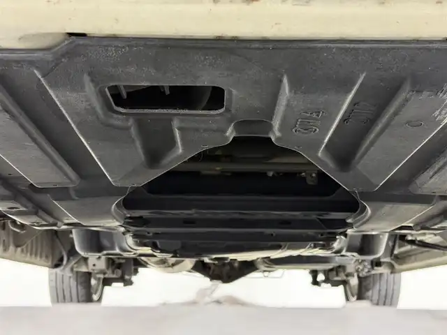 トヨタ ハイエース GL 佐賀県 2010(平22)年 4.5万km ホワイト ワンオーナー車/キャンピング仕様車/ベットキット/テーブル/家庭用テレビ/社外コンバーター/AC100V電源/カーテン/社外7インチナビ/フルセグテレビ/ETC/保証書/取扱説明書