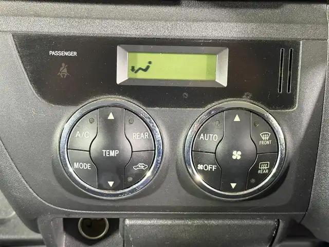 トヨタ ハイエース GL 佐賀県 2010(平22)年 4.5万km ホワイト ワンオーナー車/キャンピング仕様車/ベットキット/テーブル/家庭用テレビ/社外コンバーター/AC100V電源/カーテン/社外7インチナビ/フルセグテレビ/ETC/保証書/取扱説明書