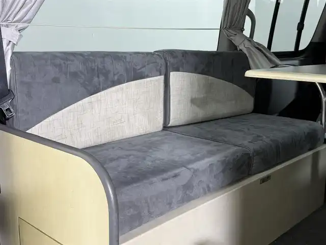 トヨタ ハイエース GL 佐賀県 2010(平22)年 4.5万km ホワイト ワンオーナー車/キャンピング仕様車/ベットキット/テーブル/家庭用テレビ/社外コンバーター/AC100V電源/カーテン/社外7インチナビ/フルセグテレビ/ETC/保証書/取扱説明書