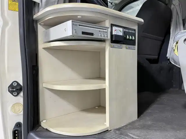 トヨタ ハイエース GL 佐賀県 2010(平22)年 4.5万km ホワイト ワンオーナー車/キャンピング仕様車/ベットキット/テーブル/家庭用テレビ/社外コンバーター/AC100V電源/カーテン/社外7インチナビ/フルセグテレビ/ETC/保証書/取扱説明書