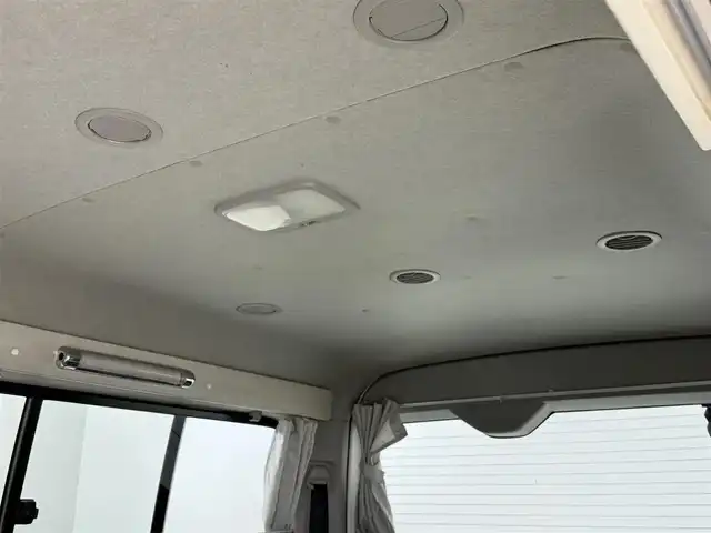 トヨタ ハイエース GL 佐賀県 2010(平22)年 4.5万km ホワイト ワンオーナー車/キャンピング仕様車/ベットキット/テーブル/家庭用テレビ/社外コンバーター/AC100V電源/カーテン/社外7インチナビ/フルセグテレビ/ETC/保証書/取扱説明書