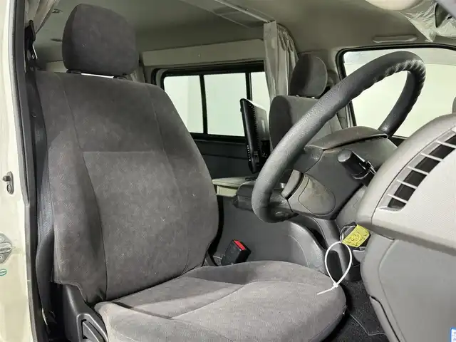 トヨタ ハイエース GL 佐賀県 2010(平22)年 4.5万km ホワイト ワンオーナー車/キャンピング仕様車/ベットキット/テーブル/家庭用テレビ/社外コンバーター/AC100V電源/カーテン/社外7インチナビ/フルセグテレビ/ETC/保証書/取扱説明書