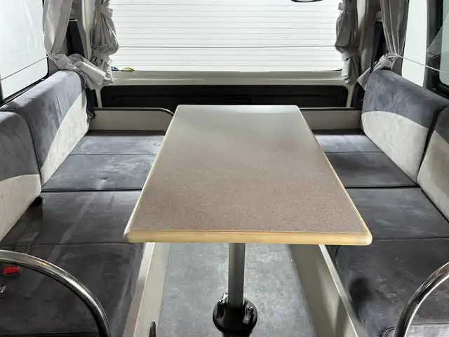 トヨタ ハイエース GL 佐賀県 2010(平22)年 4.5万km ホワイト ワンオーナー車/キャンピング仕様車/ベットキット/テーブル/家庭用テレビ/社外コンバーター/AC100V電源/カーテン/社外7インチナビ/フルセグテレビ/ETC/保証書/取扱説明書