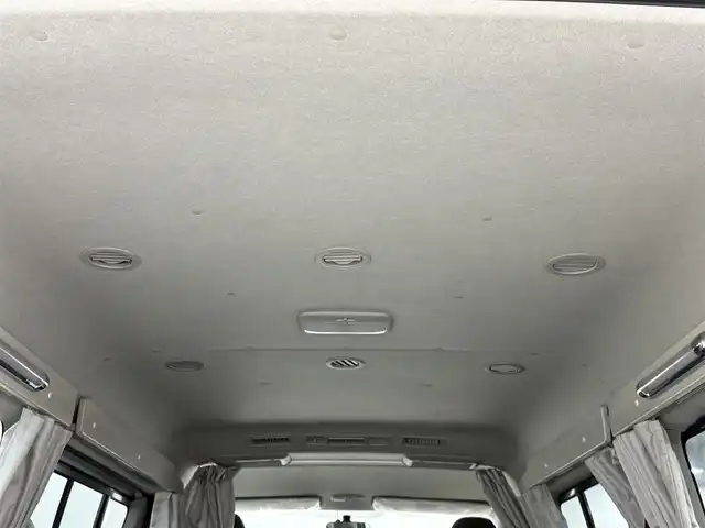 トヨタ ハイエース GL 佐賀県 2010(平22)年 4.5万km ホワイト ワンオーナー車/キャンピング仕様車/ベットキット/テーブル/家庭用テレビ/社外コンバーター/AC100V電源/カーテン/社外7インチナビ/フルセグテレビ/ETC/保証書/取扱説明書