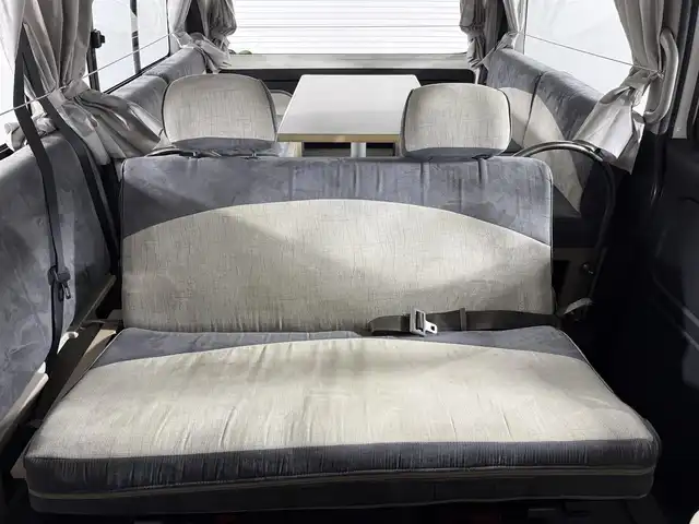 トヨタ ハイエース GL 佐賀県 2010(平22)年 4.5万km ホワイト ワンオーナー車/キャンピング仕様車/ベットキット/テーブル/家庭用テレビ/社外コンバーター/AC100V電源/カーテン/社外7インチナビ/フルセグテレビ/ETC/保証書/取扱説明書