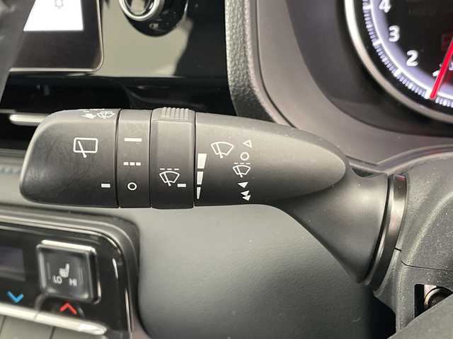 トヨタ ヴォクシー S－Z 愛知県 2022(令4)年 2.4万km ホワイトパールクリスタルシャイン 純正10.5型ディスプレイオーディオナビ/両側パワースライドドア/レーダークルーズコントロール/シートヒーター/バックカメラ/コーナーセンサー/純正アルミホイール/ETC2.0/LEDヘッドライト/インテリジェントミラー/リアオートエアコン/オートマチックハイビーム/ドライブレコーダー/衝突軽減システム/フルセグ/CD DVD/Bluetooth/ステアリングスイッチ/スマートキー/プッシュスタート