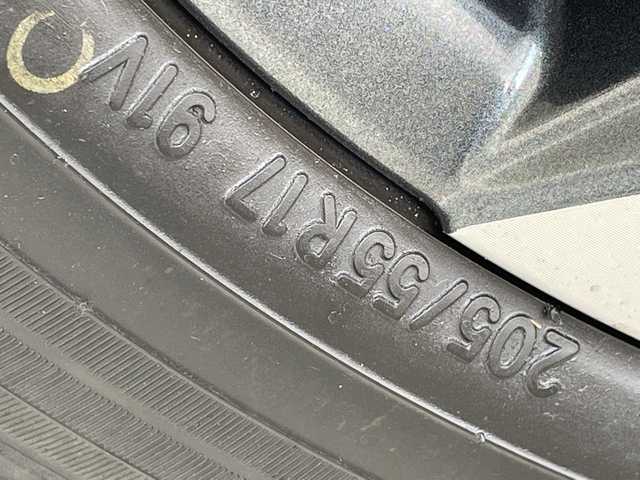 トヨタ ヴォクシー S－Z 愛知県 2022(令4)年 2.4万km ホワイトパールクリスタルシャイン 純正10.5型ディスプレイオーディオナビ/両側パワースライドドア/レーダークルーズコントロール/シートヒーター/バックカメラ/コーナーセンサー/純正アルミホイール/ETC2.0/LEDヘッドライト/インテリジェントミラー/リアオートエアコン/オートマチックハイビーム/ドライブレコーダー/衝突軽減システム/フルセグ/CD DVD/Bluetooth/ステアリングスイッチ/スマートキー/プッシュスタート