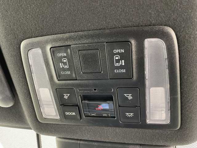 トヨタ ヴォクシー S－Z 愛知県 2022(令4)年 2.4万km ホワイトパールクリスタルシャイン 純正10.5型ディスプレイオーディオナビ/両側パワースライドドア/レーダークルーズコントロール/シートヒーター/バックカメラ/コーナーセンサー/純正アルミホイール/ETC2.0/LEDヘッドライト/インテリジェントミラー/リアオートエアコン/オートマチックハイビーム/ドライブレコーダー/衝突軽減システム/フルセグ/CD DVD/Bluetooth/ステアリングスイッチ/スマートキー/プッシュスタート