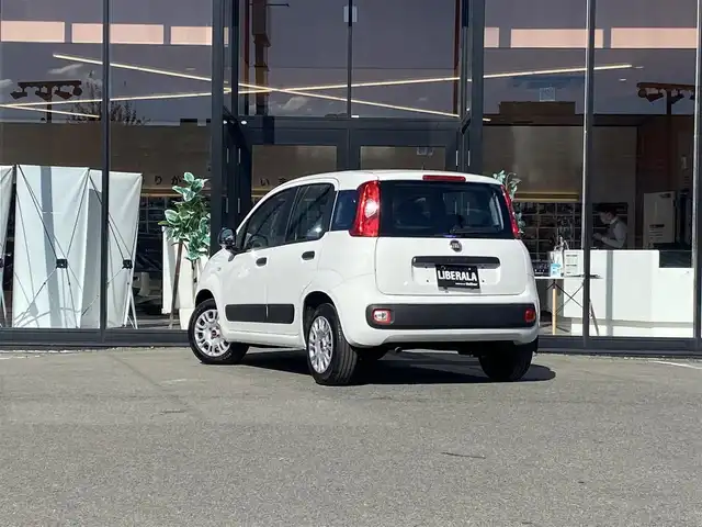 フィアット パンダ イージー 福岡県 2022(令4)年 2万km 白 ・1オーナー/・USBポート/・純正14ホイール/・アイドリングストップ/・F・Rフォグランプ