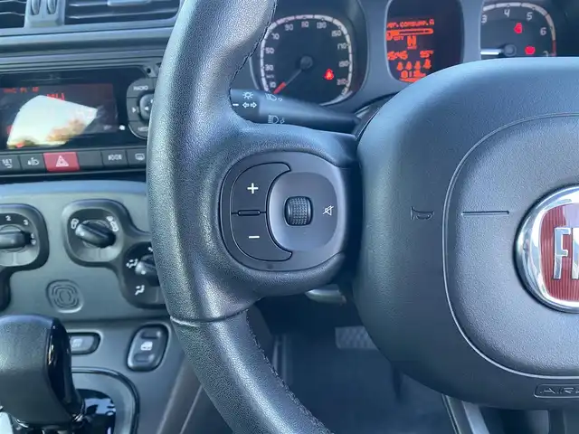 フィアット パンダ イージー 福岡県 2022(令4)年 2万km 白 ・1オーナー/・USBポート/・純正14ホイール/・アイドリングストップ/・F・Rフォグランプ