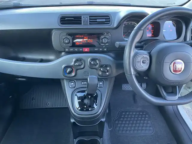 フィアット パンダ イージー 福岡県 2022(令4)年 2万km 白 ・1オーナー/・USBポート/・純正14ホイール/・アイドリングストップ/・F・Rフォグランプ