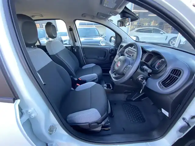 フィアット パンダ イージー 福岡県 2022(令4)年 2万km 白 ・1オーナー/・USBポート/・純正14ホイール/・アイドリングストップ/・F・Rフォグランプ