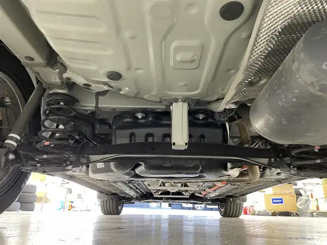 トヨタ カローラ クロス ハイブリッド Z 滋賀県 2023(令5)年 3.3万km アティチュードブラックマイカ 純正10インチディスプレイオーディオ/【Bluetooth/フルセグTV/USB】/ハーフレザーシート/全方位カメラ/追従クルーズコントロール/レーンキープアシスト/プリクラッシュセーフティ/クリアランスソナー/LEDヘッドライト/オートマチックハイビーム/パーキングアシスト/前後ドライブレコーダー/ビルトインETC2.0/D席パワーシート/D/Nシートヒーター/パワーバックドア/電動パーキングブレーキ/オートブレーキホールド/ステアリングヒーター/プッシュスタート/スマートキー/ステアリングリモコン/純正フロアマット