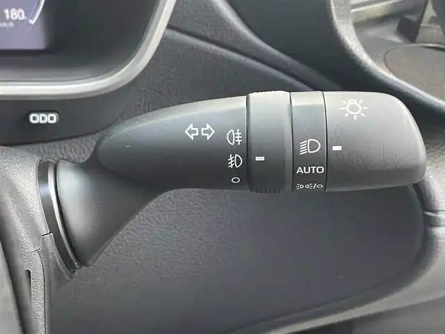 トヨタ カローラ クロス ハイブリッド Z 滋賀県 2023(令5)年 3.3万km アティチュードブラックマイカ 純正10インチディスプレイオーディオ/【Bluetooth/フルセグTV/USB】/ハーフレザーシート/全方位カメラ/追従クルーズコントロール/レーンキープアシスト/プリクラッシュセーフティ/クリアランスソナー/LEDヘッドライト/オートマチックハイビーム/パーキングアシスト/前後ドライブレコーダー/ビルトインETC2.0/D席パワーシート/D/Nシートヒーター/パワーバックドア/電動パーキングブレーキ/オートブレーキホールド/ステアリングヒーター/プッシュスタート/スマートキー/ステアリングリモコン/純正フロアマット