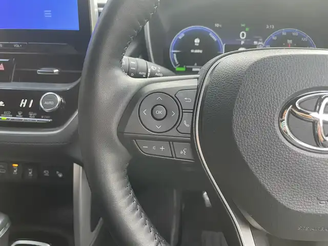 トヨタ カローラ クロス ハイブリッド Z 滋賀県 2023(令5)年 3.3万km アティチュードブラックマイカ 純正10インチディスプレイオーディオ/【Bluetooth/フルセグTV/USB】/ハーフレザーシート/全方位カメラ/追従クルーズコントロール/レーンキープアシスト/プリクラッシュセーフティ/クリアランスソナー/LEDヘッドライト/オートマチックハイビーム/パーキングアシスト/前後ドライブレコーダー/ビルトインETC2.0/D席パワーシート/D/Nシートヒーター/パワーバックドア/電動パーキングブレーキ/オートブレーキホールド/ステアリングヒーター/プッシュスタート/スマートキー/ステアリングリモコン/純正フロアマット