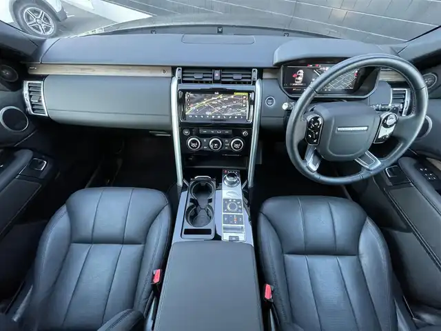 ランドローバー ランドローバー ディスカバリー HSE 静岡県 2020(令2)年 3.9万km サントリーニブラック サンルーフ/黒革/セレクトパック1/・5+2シート/・フロントシートヒーター/・ヒーテッドフロントスクリーン/・プライバシーガラス/・ACC/・自動緊急ブレーキ/・ドライブパック/・レーンデパーチャーワーニング/・デジタルTVチューナー/ブラックデザインパック/MERIDIANスピーカー/純正ナビ/(Bluetooth/AppleCarPlay/CD/USB/フルセグ)/メモリー付パワーシート/BSM/HDC/ESC/電動リアゲート/360°カメラ/LEDライト/ETC2.0/ボディーカラー(サントリーニブラックメタリック)