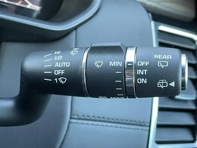 ランドローバー ランドローバー ディスカバリー HSE 静岡県 2020(令2)年 3.9万km サントリーニブラック サンルーフ/黒革/セレクトパック1/・5+2シート/・フロントシートヒーター/・ヒーテッドフロントスクリーン/・プライバシーガラス/・ACC/・自動緊急ブレーキ/・ドライブパック/・レーンデパーチャーワーニング/・デジタルTVチューナー/ブラックデザインパック/MERIDIANスピーカー/純正ナビ/(Bluetooth/AppleCarPlay/CD/USB/フルセグ)/メモリー付パワーシート/BSM/HDC/ESC/電動リアゲート/360°カメラ/LEDライト/ETC2.0/ボディーカラー(サントリーニブラックメタリック)